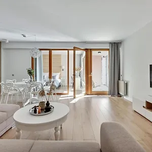 Aura - Riverside & Parking By Downtown Apartment Danzig